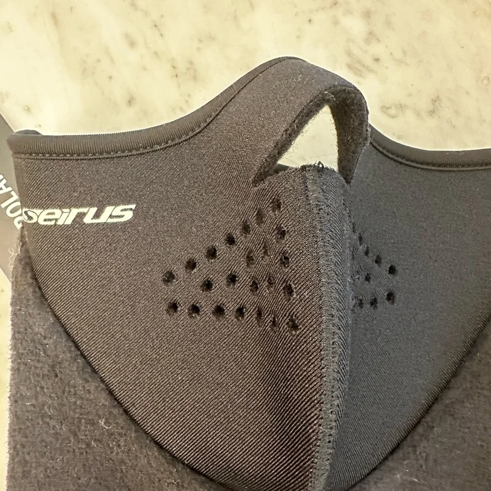 New With Tags Seirus Polartec Neofleece Combo Scarf in Black (size XSmall)
